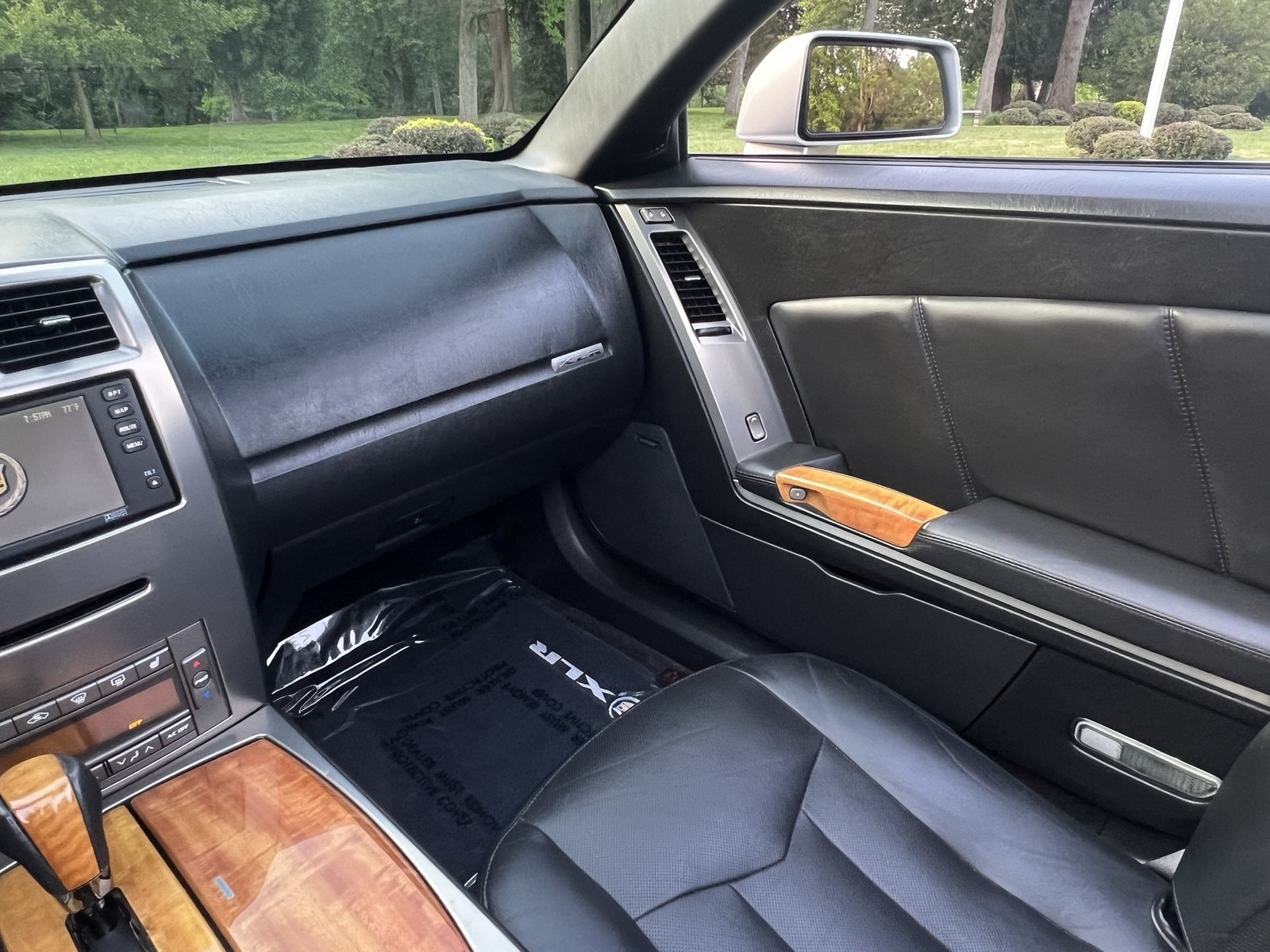 2004 Cadillac XLR Base - Photo 15