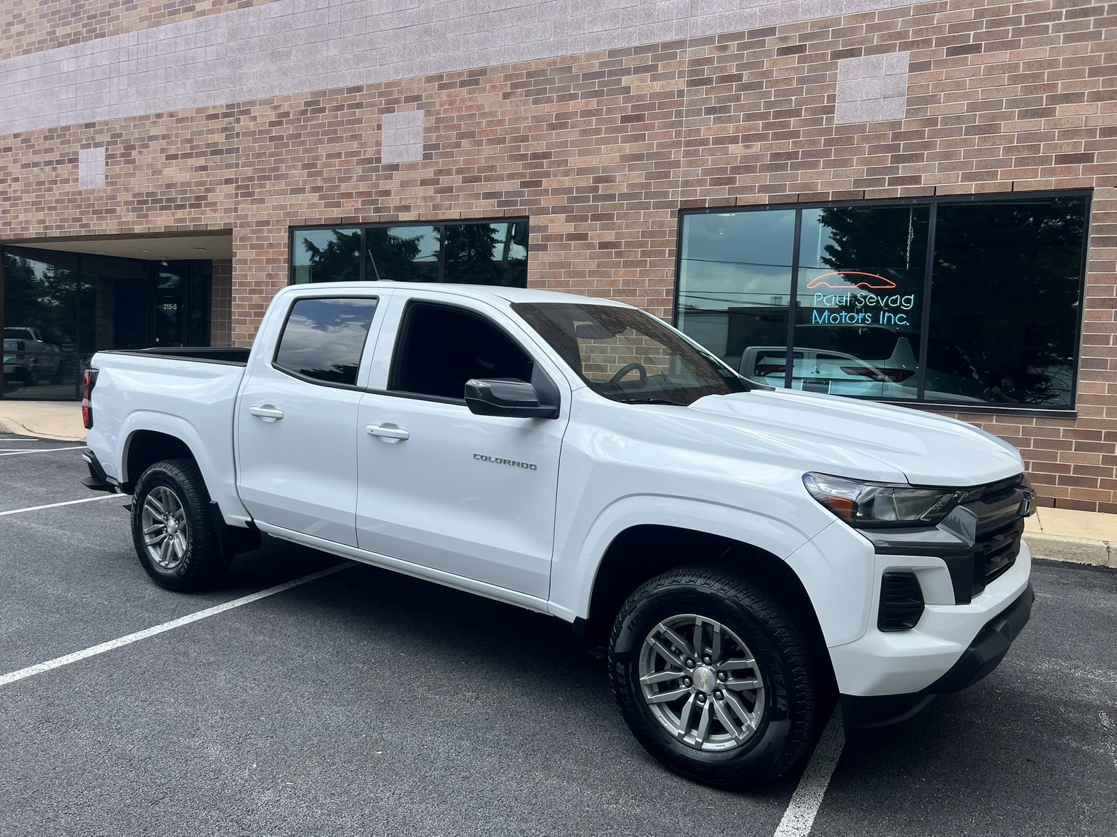 2025 Chevrolet Colorado LT - Photo 40