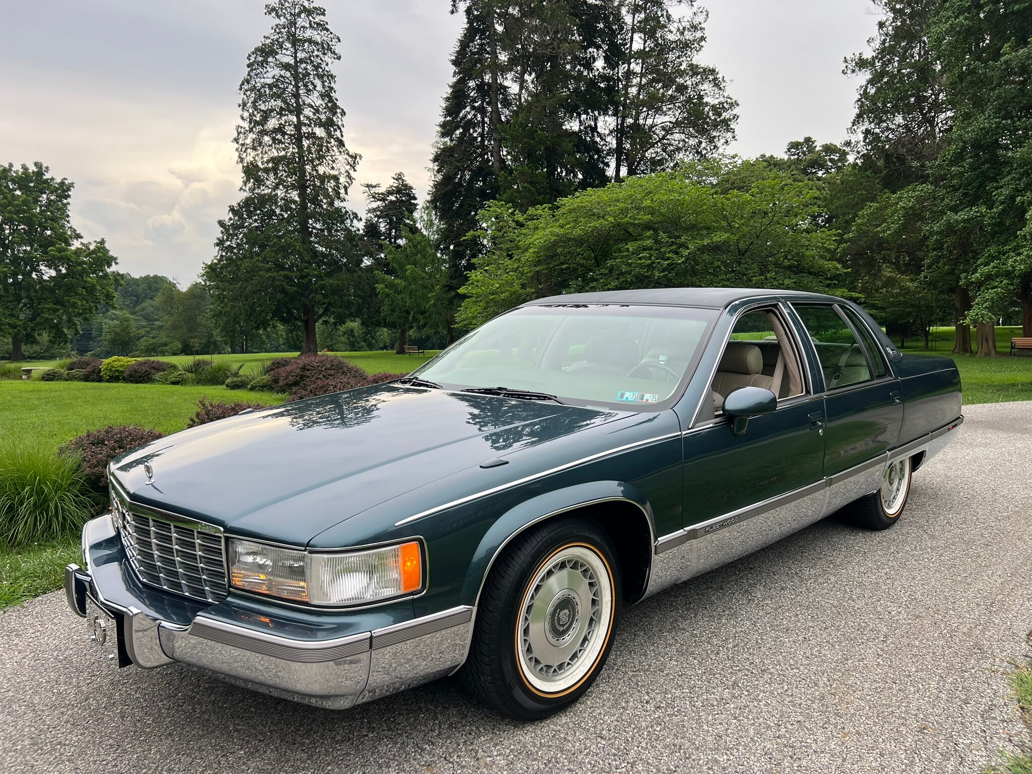 1994 Cadillac Fleetwood photo 3