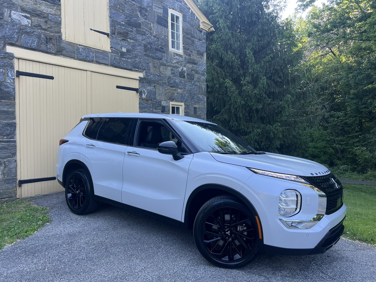 2024 Mitsubishi Outlander SE Black Edition S-AWC's photo