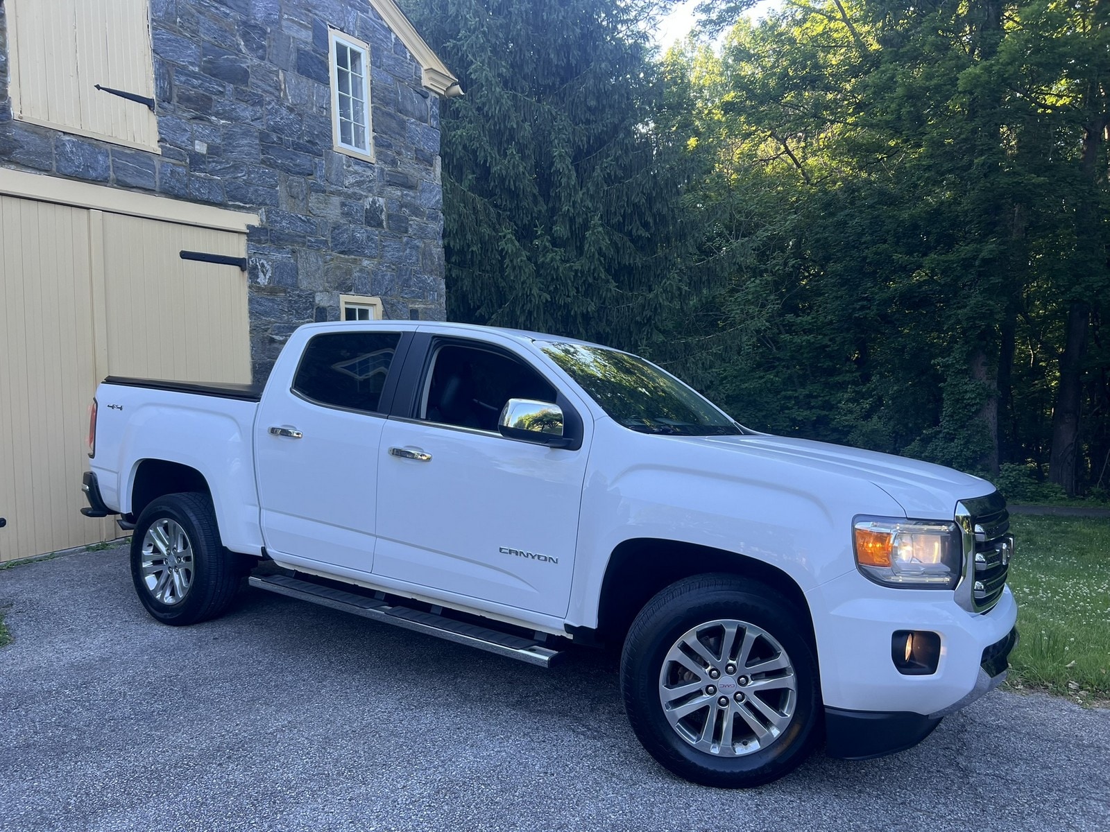 Summit White 2016 GMC Canyon SLT Crew Cab 4WD Pickup Truck Four-Wheel Drive 6-Speed Automatic