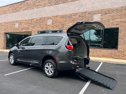 2017 Chrysler Pacifica Touring-L Triple S Mobility Van w/Rear-Entry Ramp Access