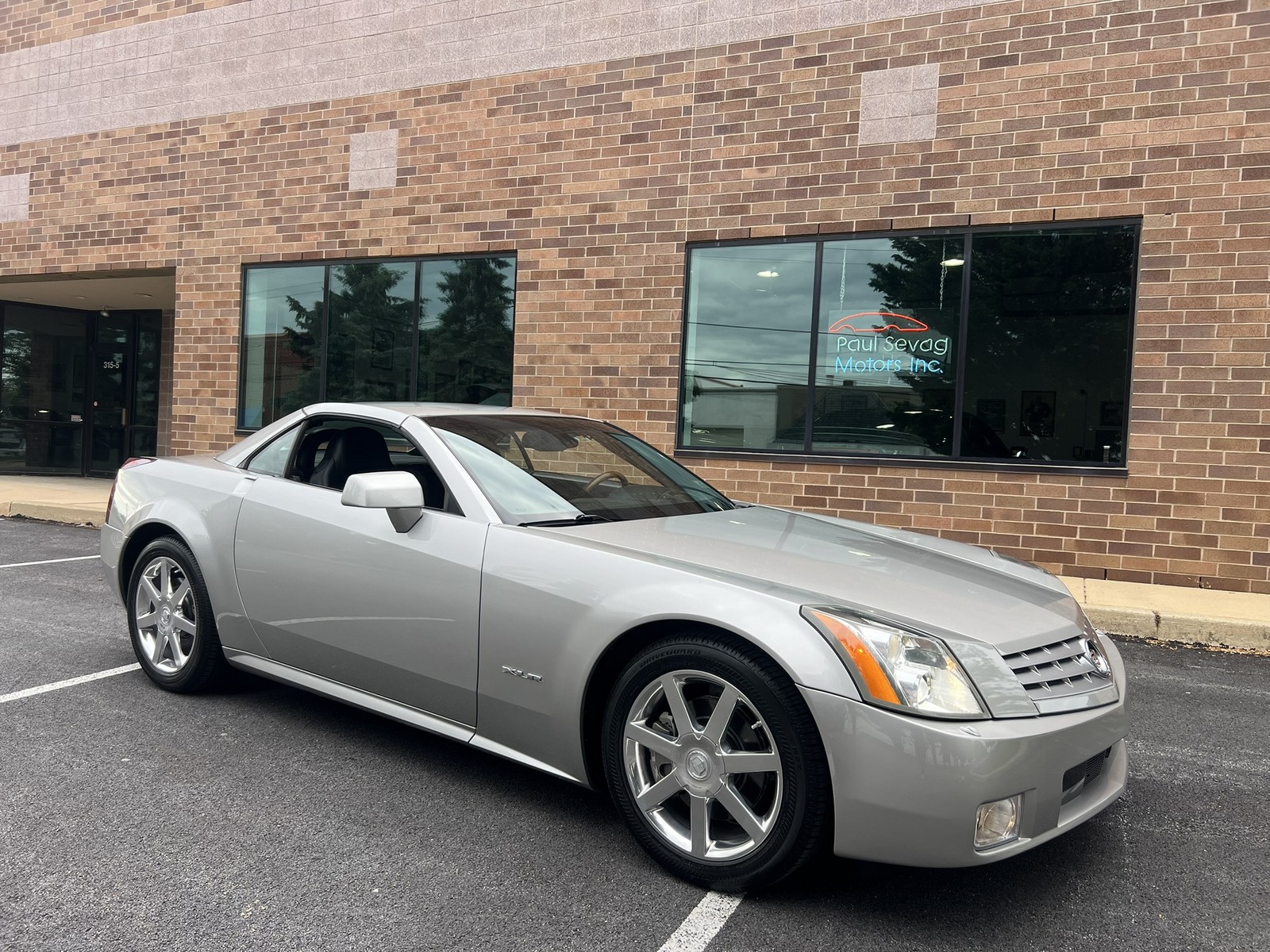 2004 Cadillac XLR Base - Photo 48