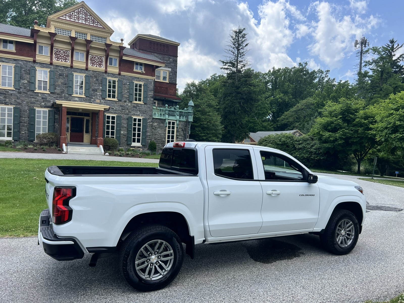 2025 Chevrolet Colorado LT - Photo 11