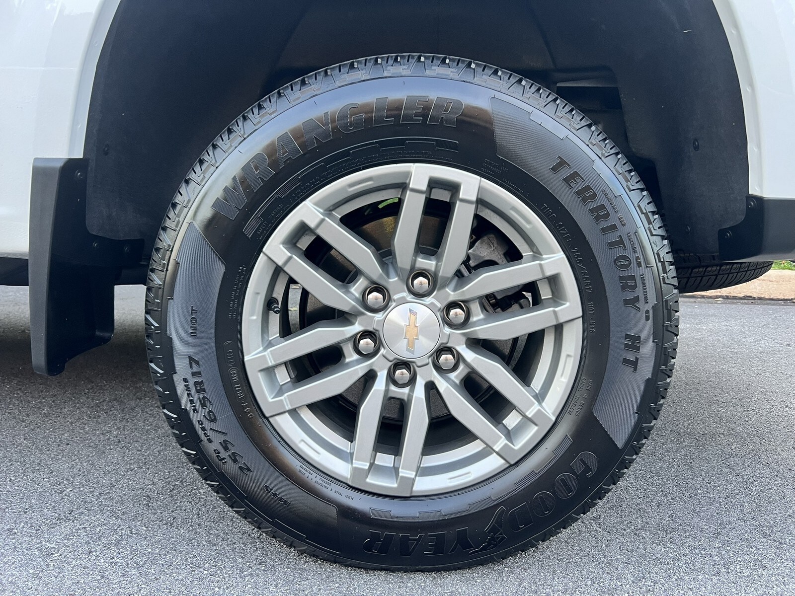 2025 Chevrolet Colorado LT - Photo 102