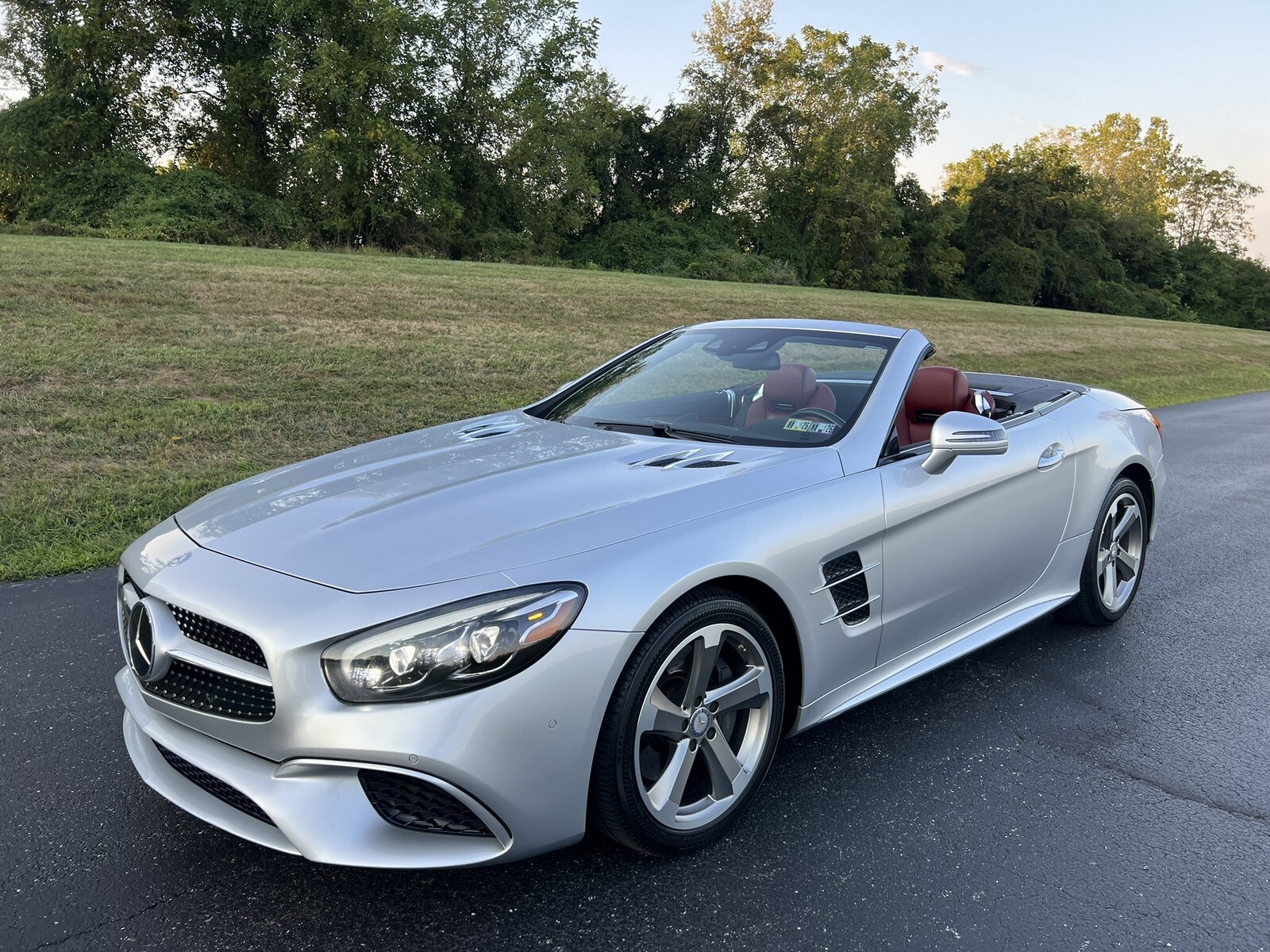 2017 Mercedes Benz SL 450 photo 4