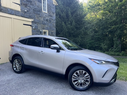 2024 Toyota Venza XLE AWD - Only 8,000 One Owner Miles