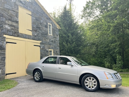 2011 CADILLAC DTS Premium Collection Final Year DTS - Fully Optioned/Fully Serviced