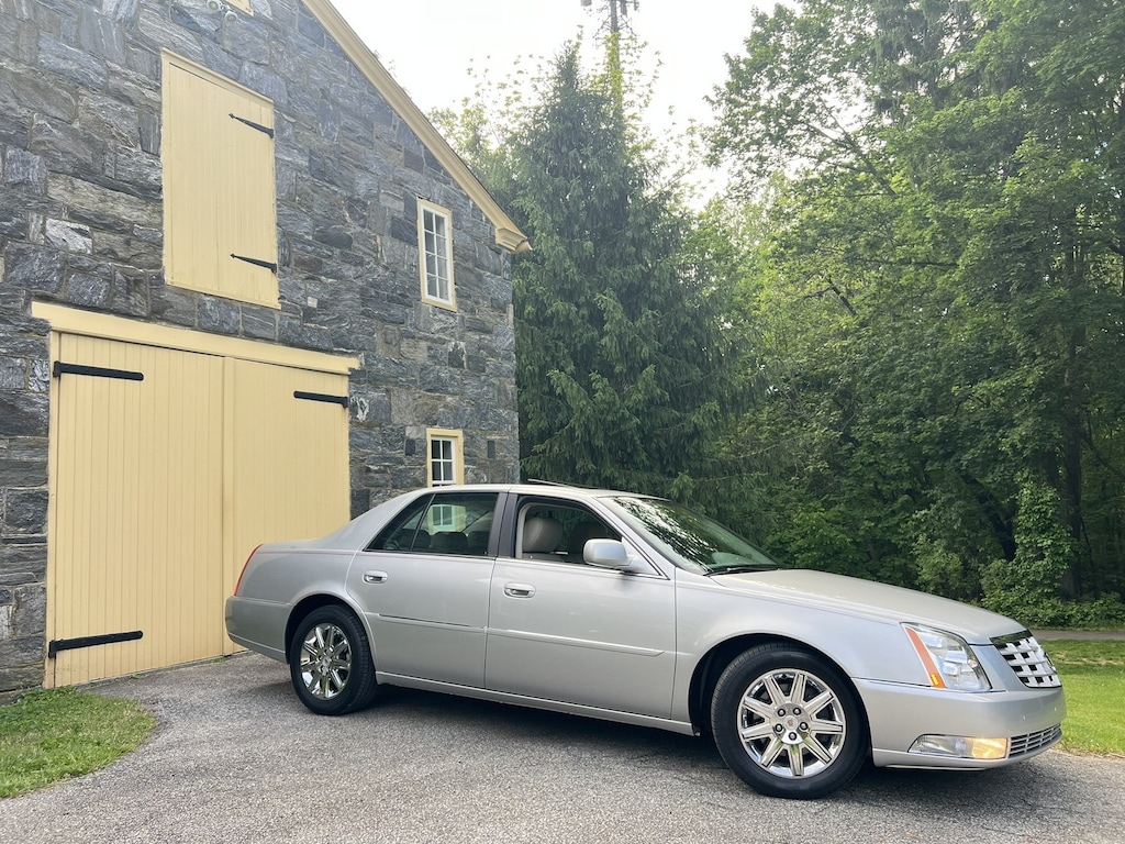 Used 2011 CADILLAC DTS Premium Collection Final Year DTS - Fully Optioned/Fully Serviced Sedan