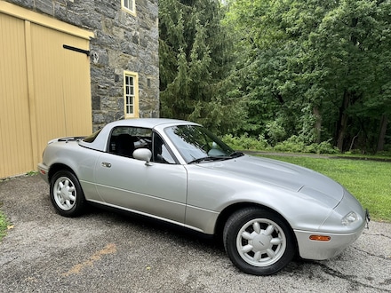 1990 Mazda MX-5 Miata 5-Speed Manual - One Owner - Package A w-A/C & Hardtop
