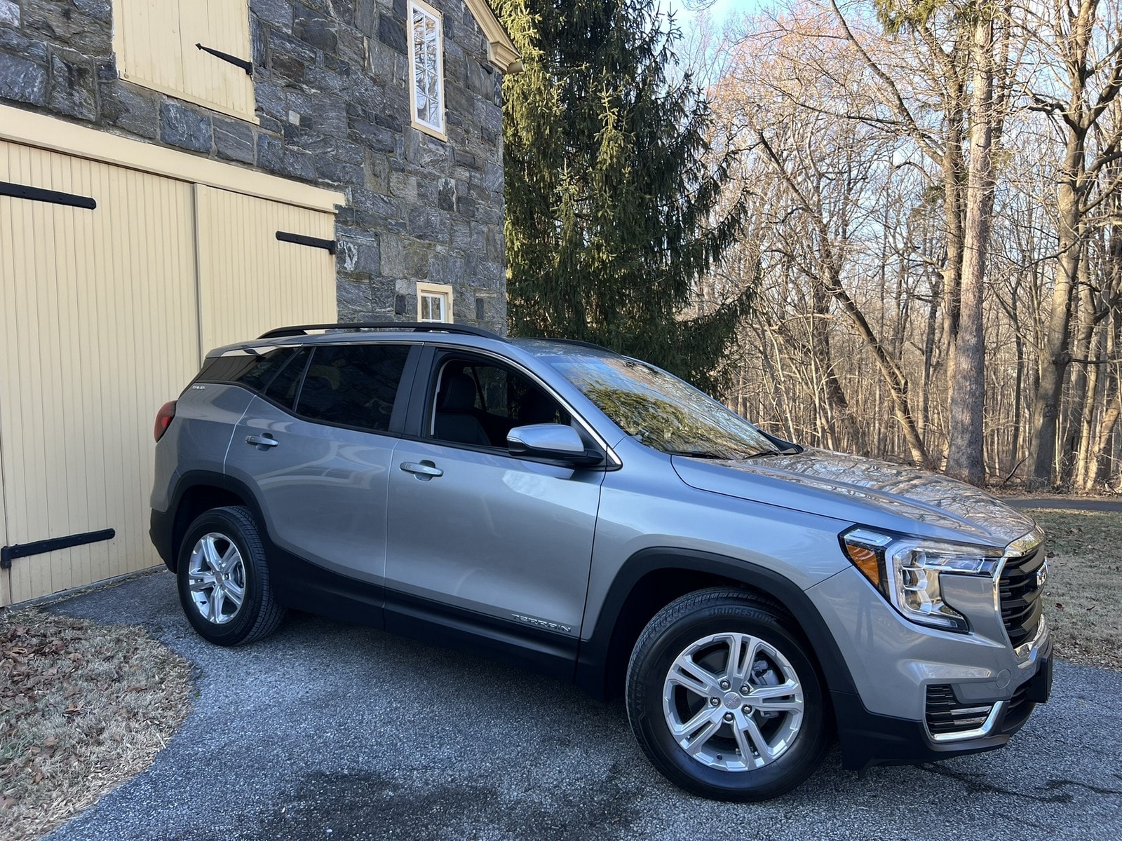 2024 GMC Terrain SLE's photo