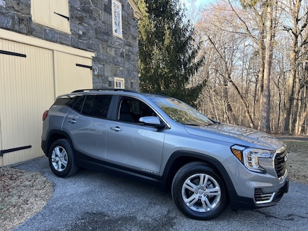 2024 GMC Terrain SLE AWD Only 300 One Owner Miles / GMC Warranty