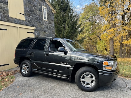 2003 GMC Yukon Denali AWD Only 2,000 Actual One Owner Miles