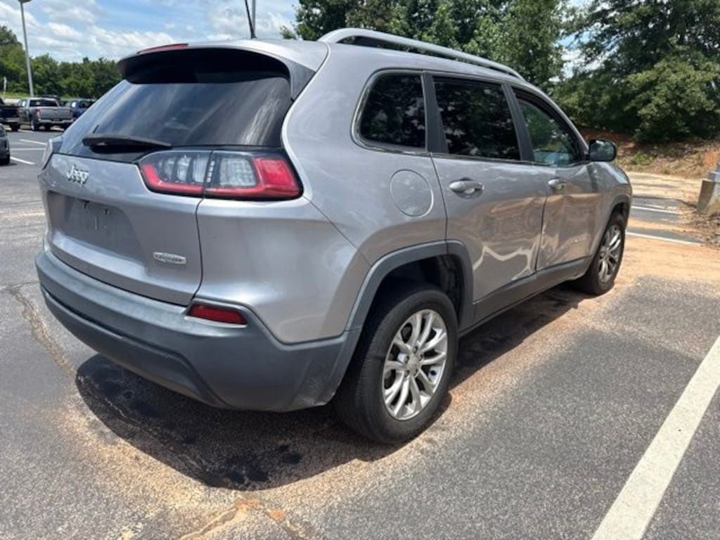 Used 2019 Jeep Cherokee Latitude SUV