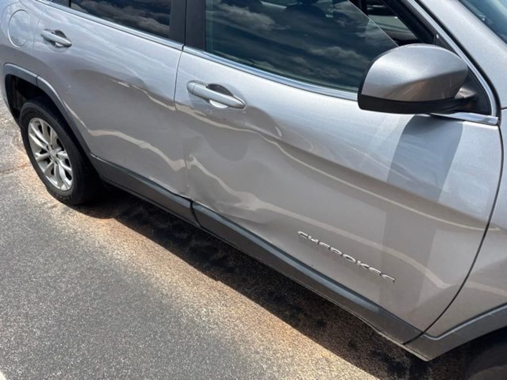 Used 2019 Jeep Cherokee Latitude SUV