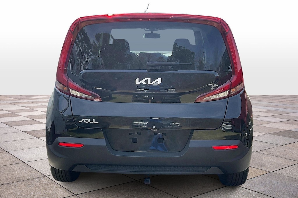 Used 2022 Kia Soul LX Hatchback