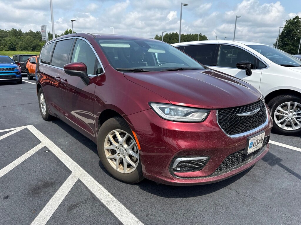 Used 2023 Chrysler Pacifica Touring L Minivan/Van