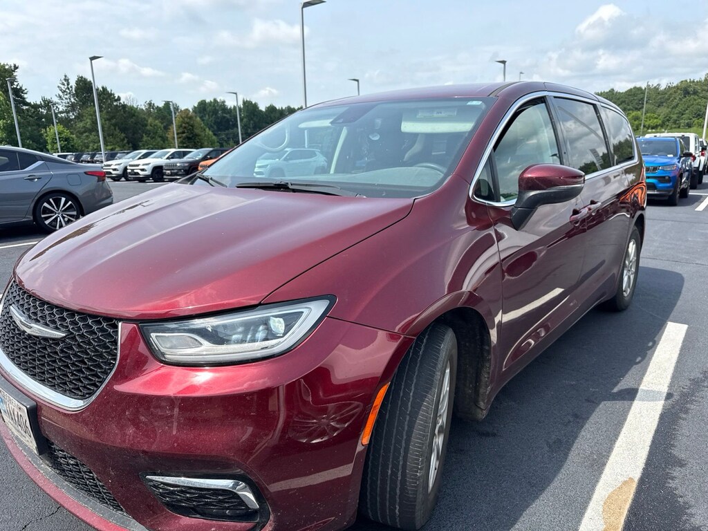 Used 2023 Chrysler Pacifica Touring L Minivan/Van