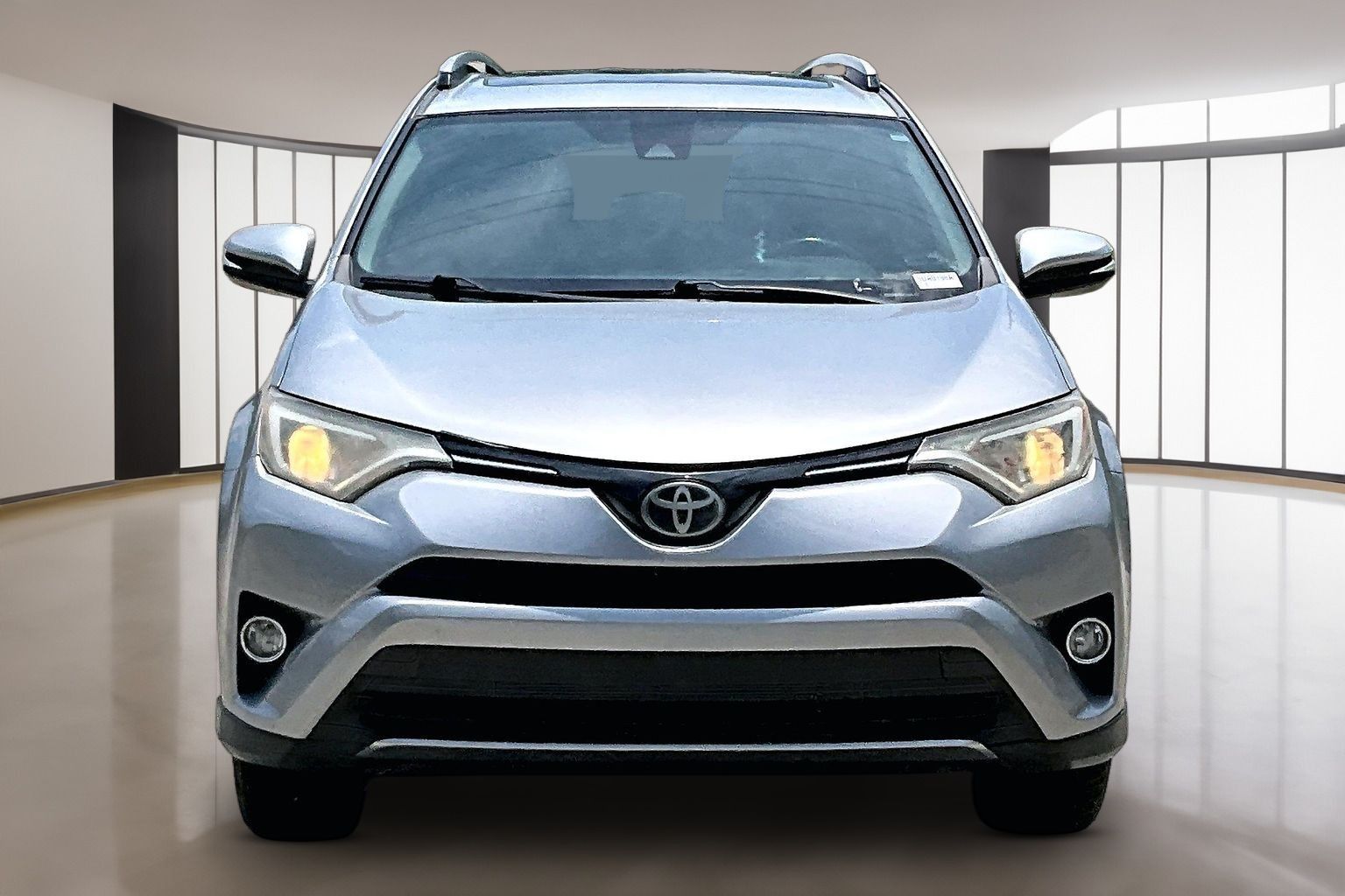 Used 2018 Toyota RAV4 XLE with VIN JTMWFREV9JJ209959 for sale in Waynesboro, GA