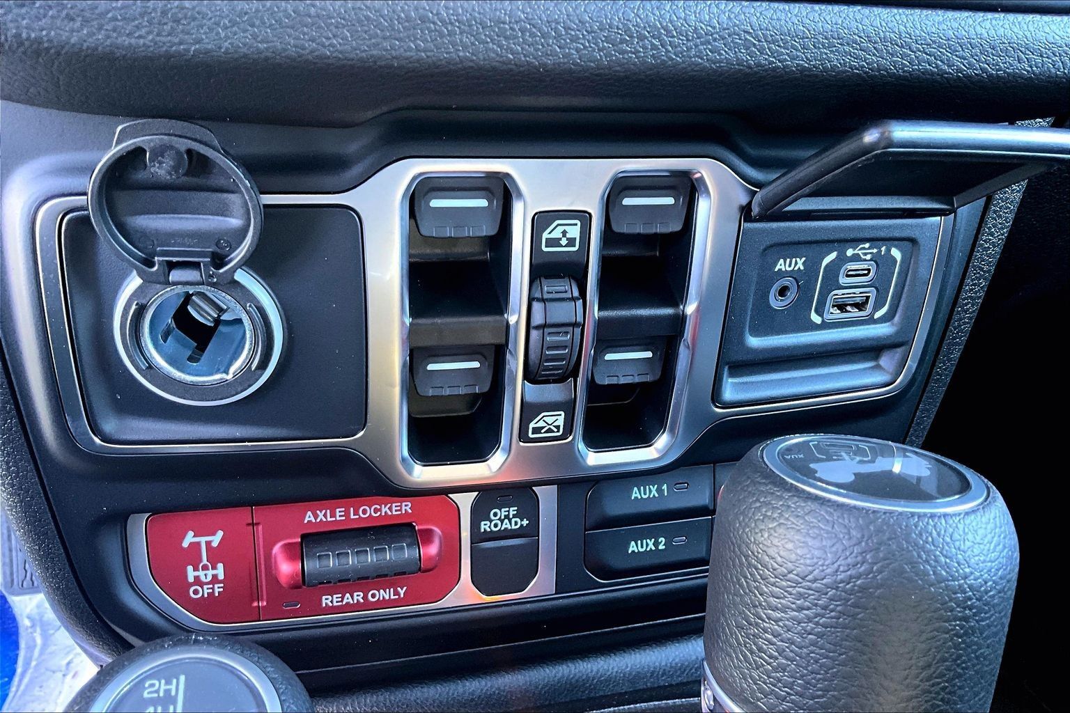 2025 Jeep Wrangler 4-Door Willys - Photo 21