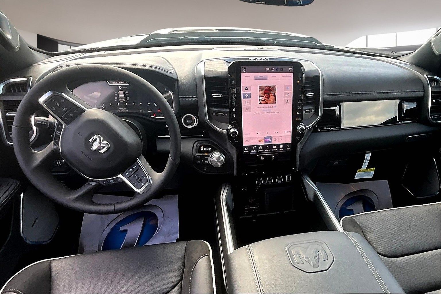 2025 RAM 1500 Laramie - Photo 6
