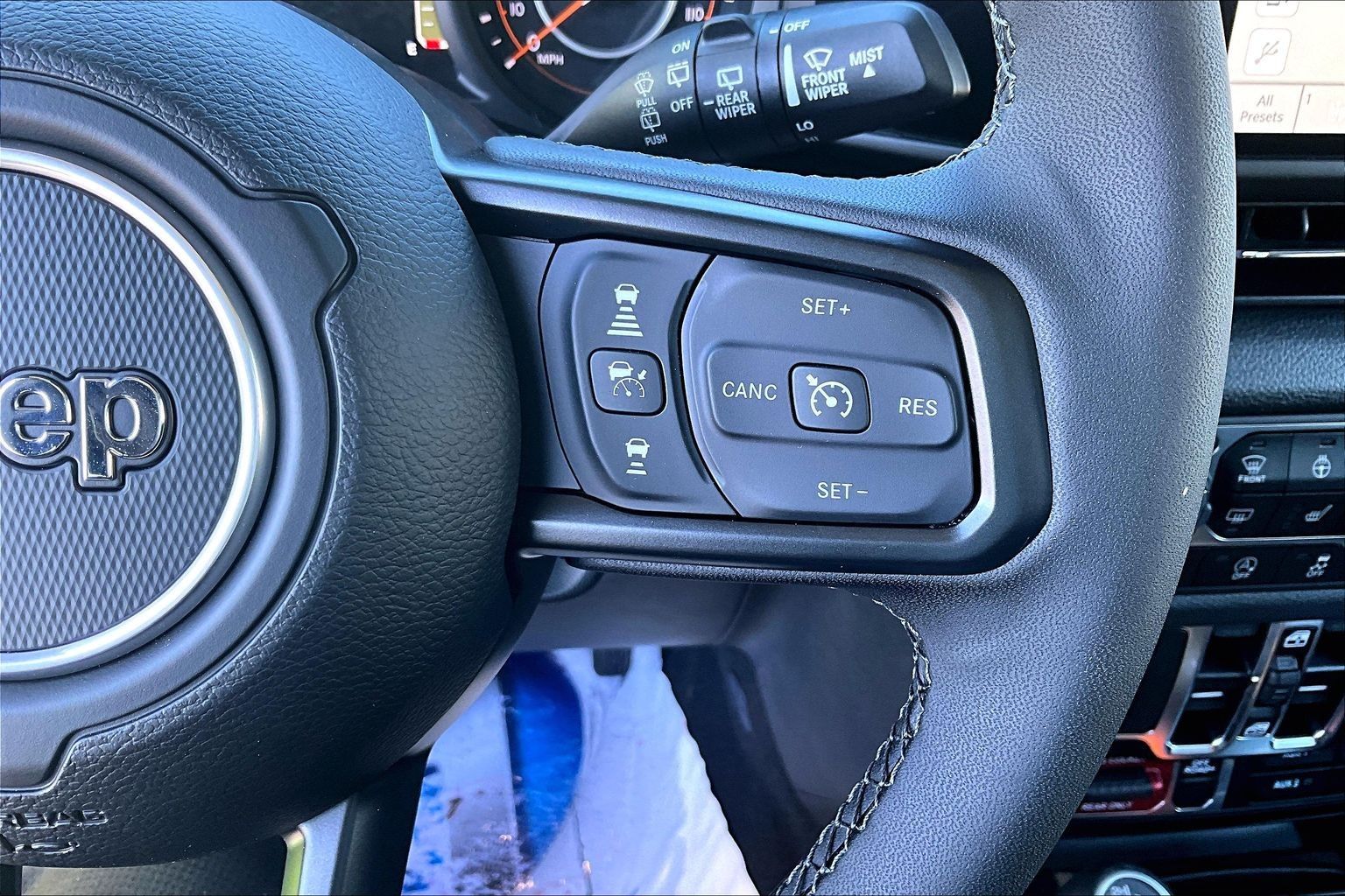 2025 Jeep Wrangler 4-Door Willys - Photo 19