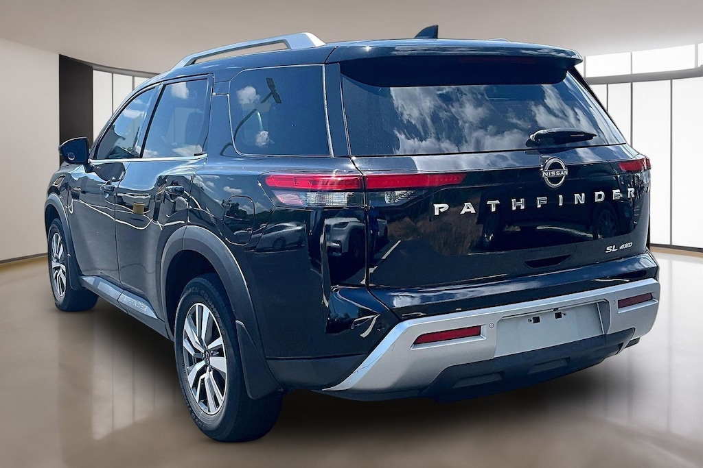 Used 2022 Nissan Pathfinder SL SUV