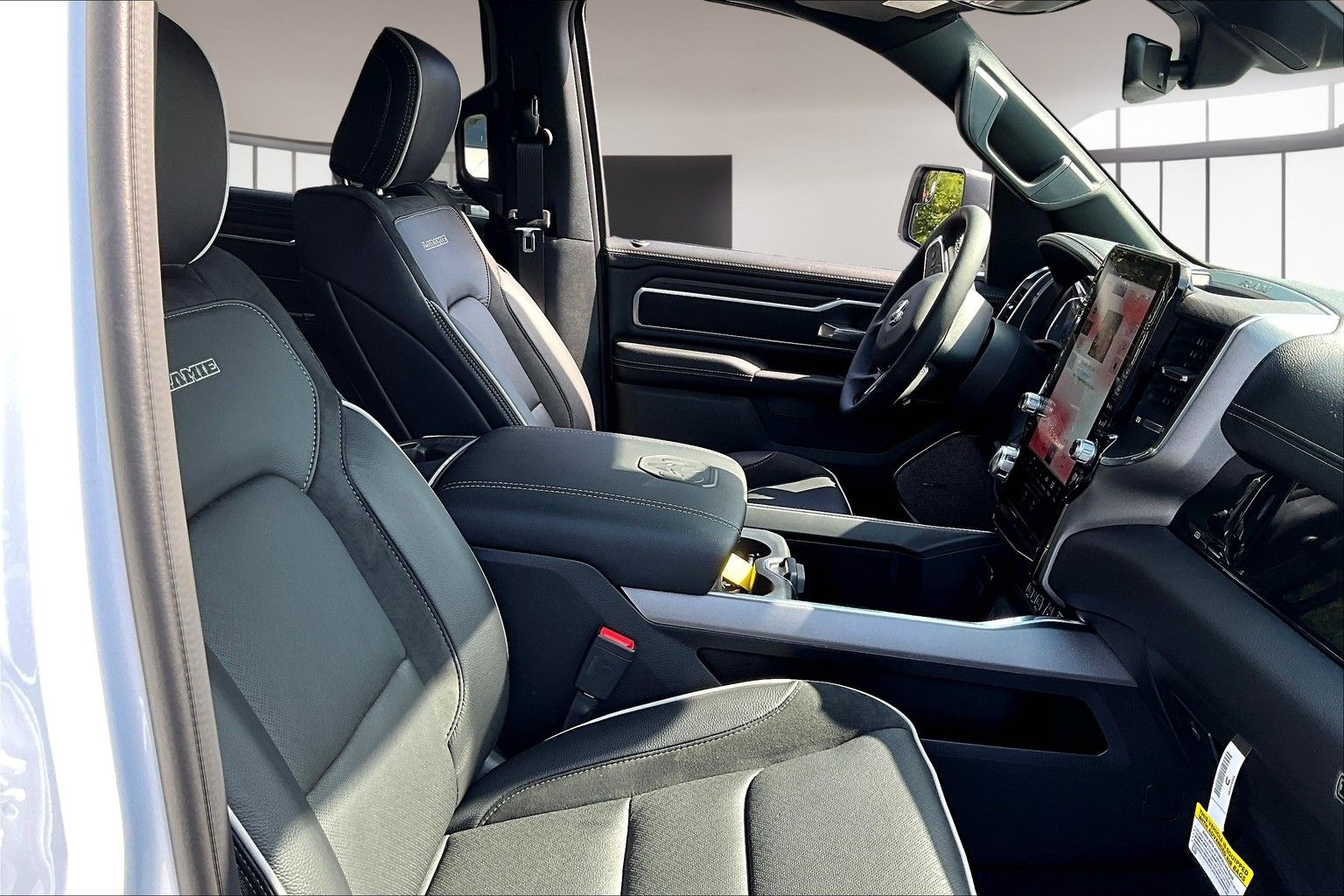 2025 RAM 1500 Laramie - Photo 15