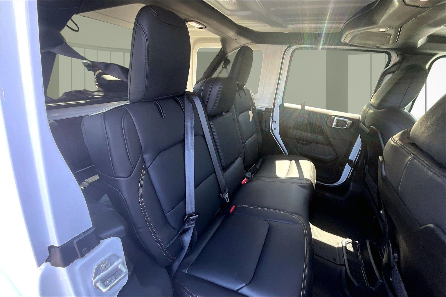 2025 Jeep Wrangler 4-Door Sahara - Photo 9