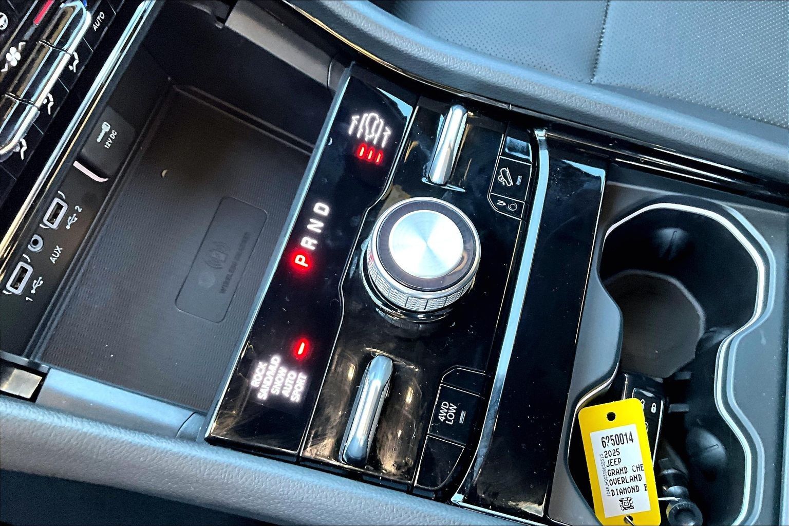 2025 Jeep Grand Cherokee Overland - Photo 23