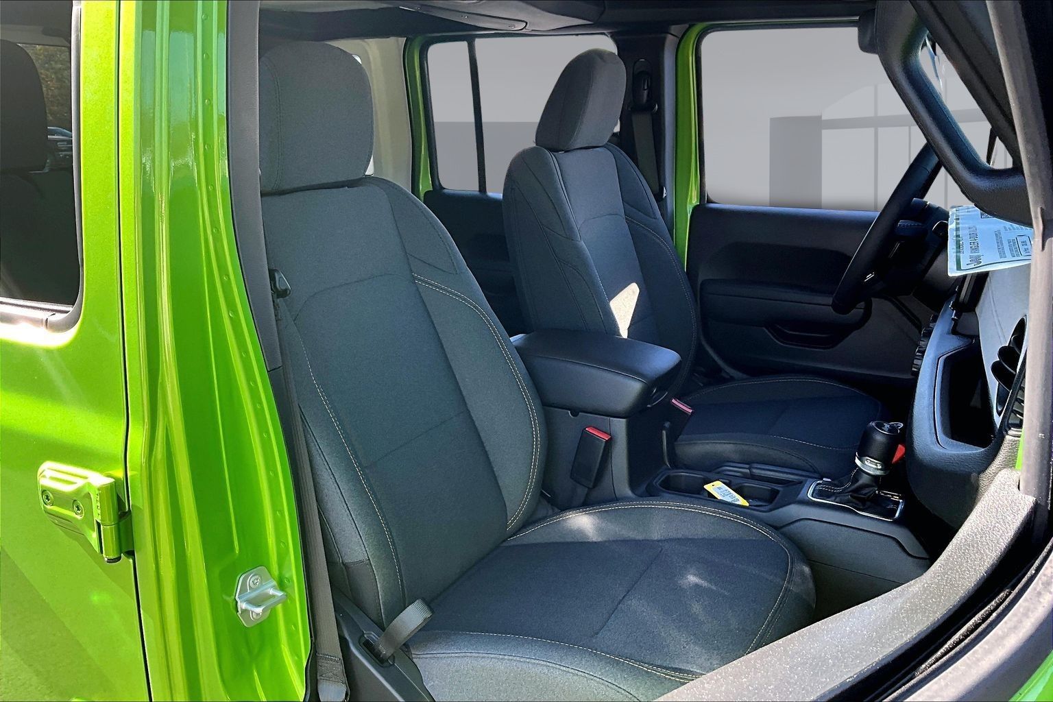2025 Jeep Wrangler 4-Door Willys - Photo 26