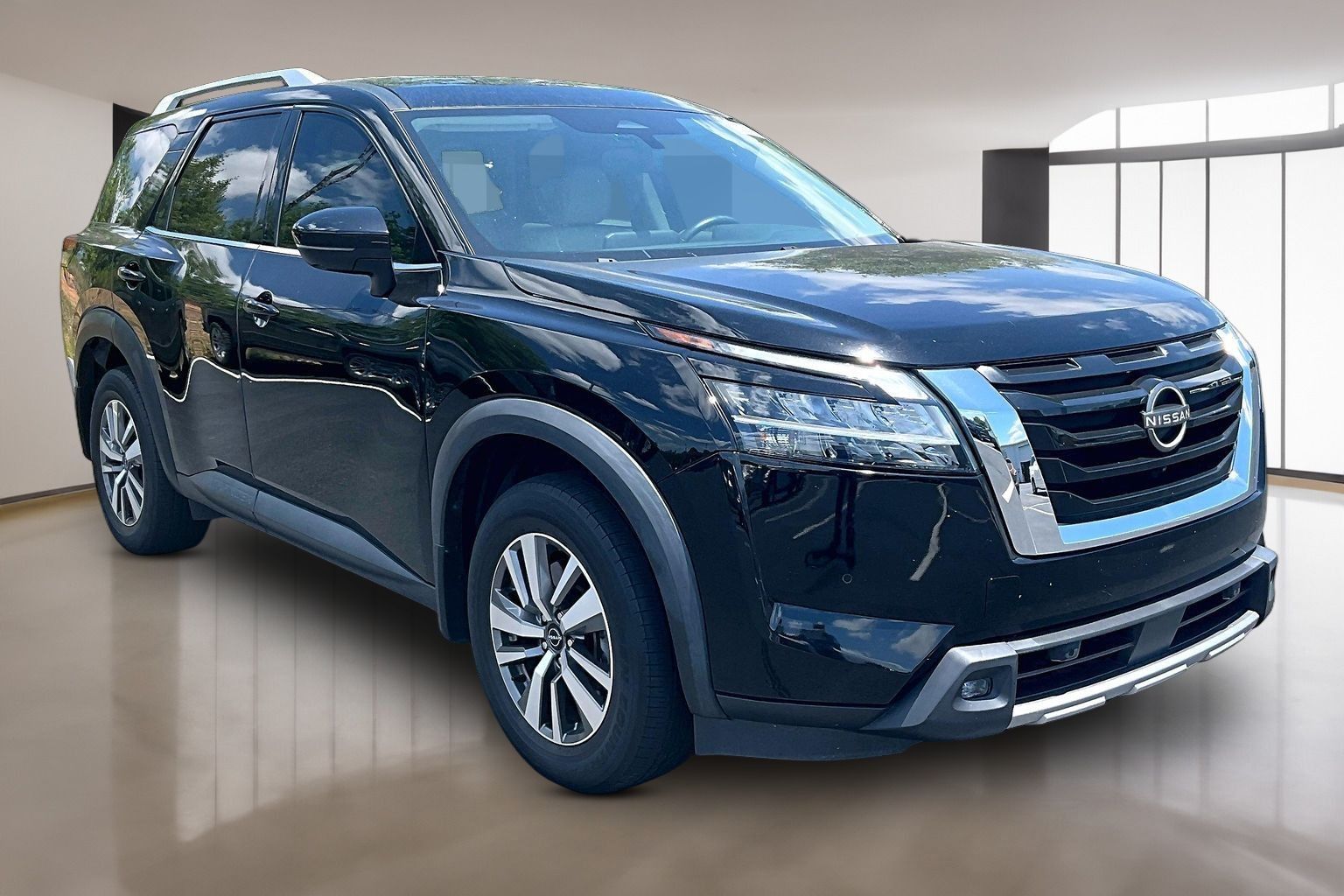 2022 Nissan Pathfinder SL 4WD's photo