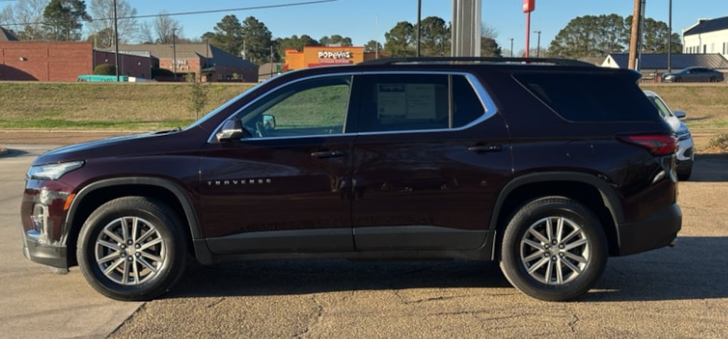 Used 2022 Chevrolet Traverse LT SUV