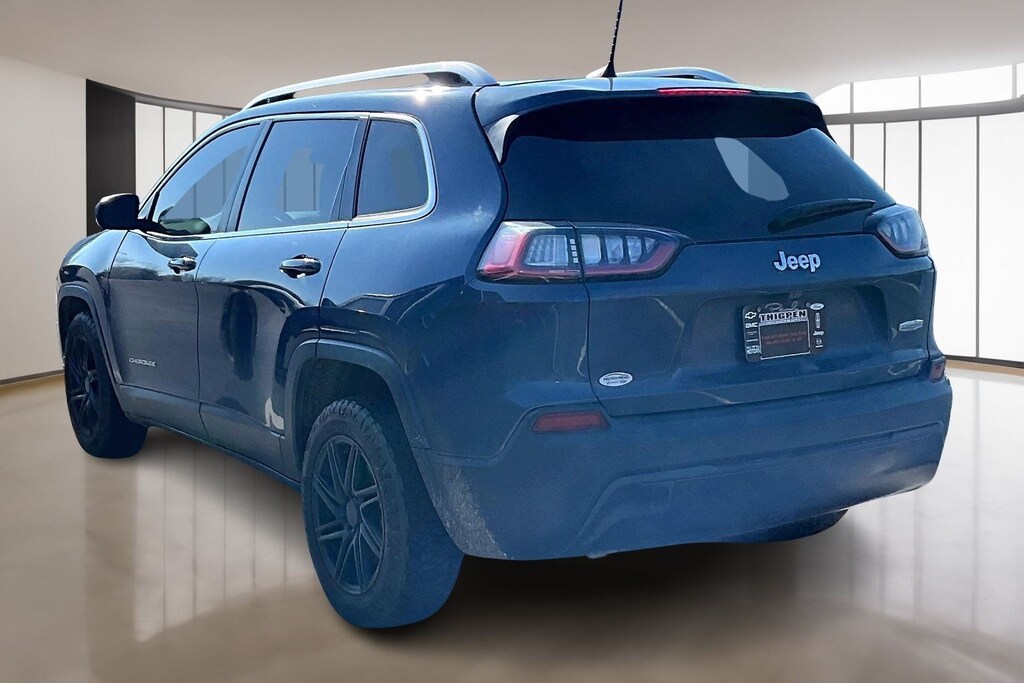 Used 2019 Jeep Cherokee Latitude SUV
