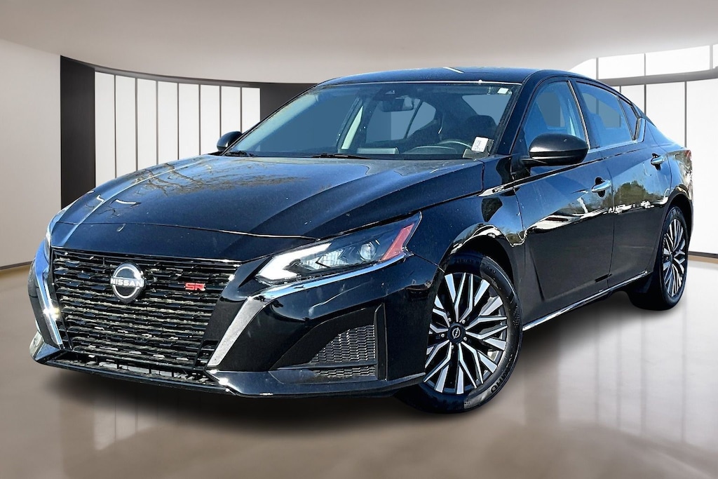 Used 2025 Nissan Altima 2.5 SV Sedan