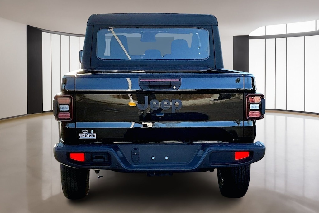 New 2025 Jeep Gladiator Sport Pickup