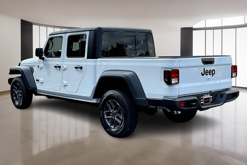 New 2025 Jeep Gladiator Sport Pickup
