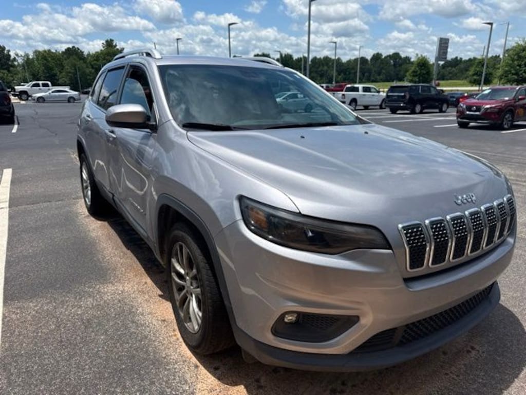 Used 2019 Jeep Cherokee Latitude SUV