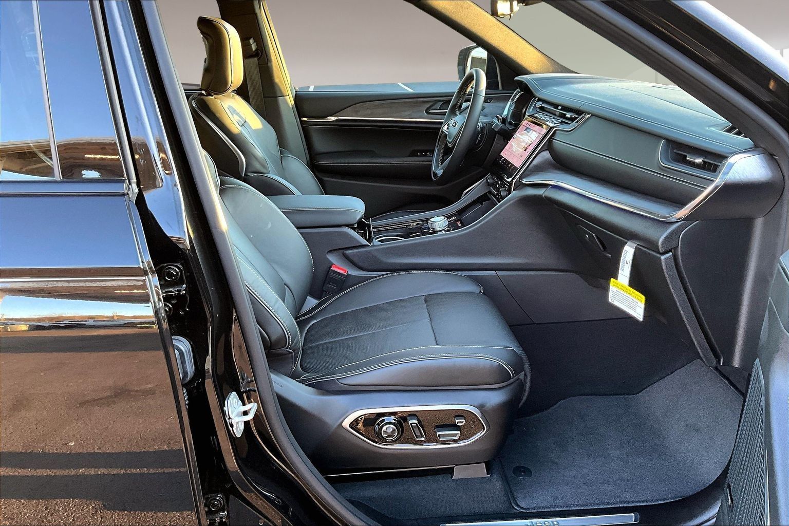 2025 Jeep Grand Cherokee Overland - Photo 27