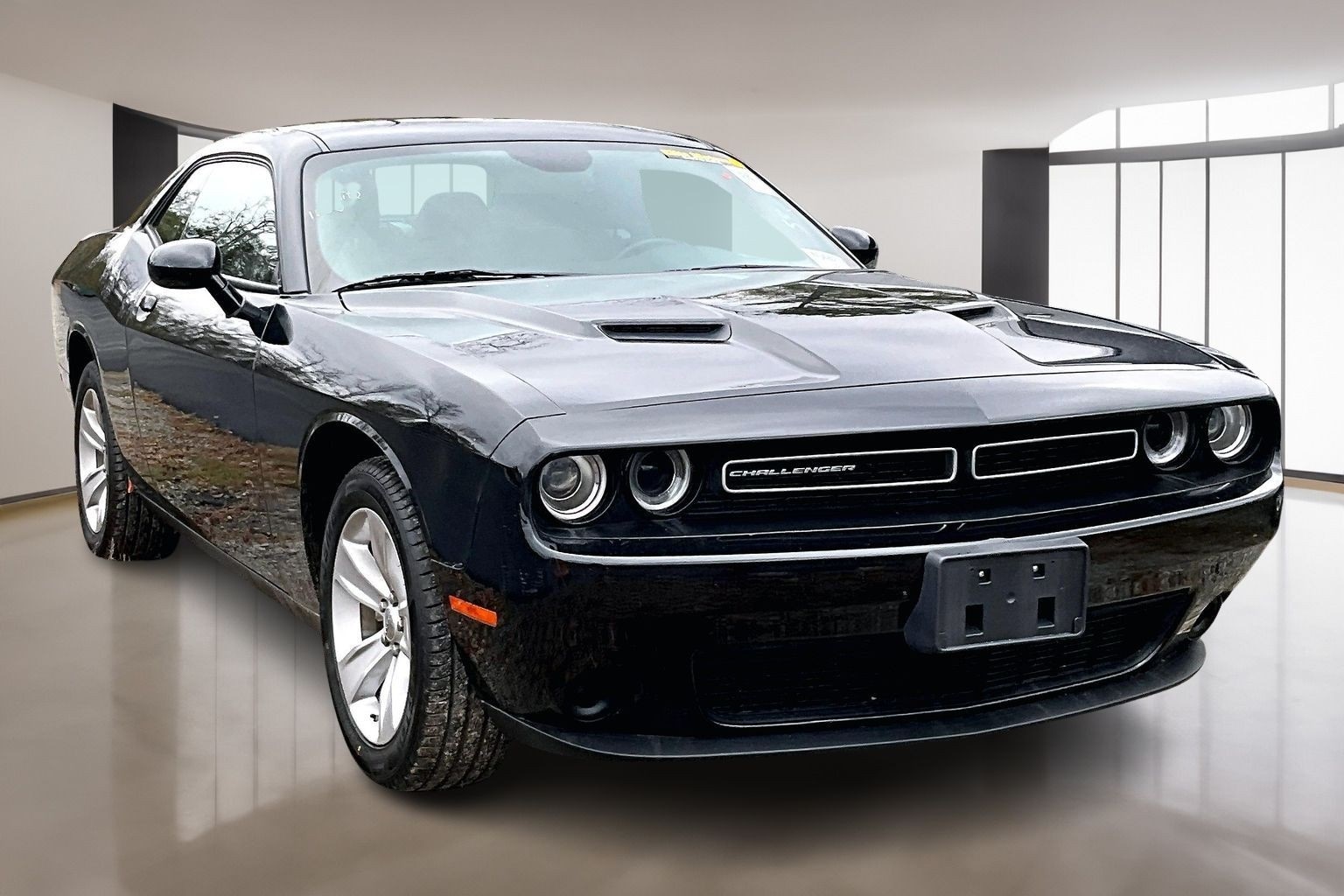 2023 Dodge Challenger SXT's photo
