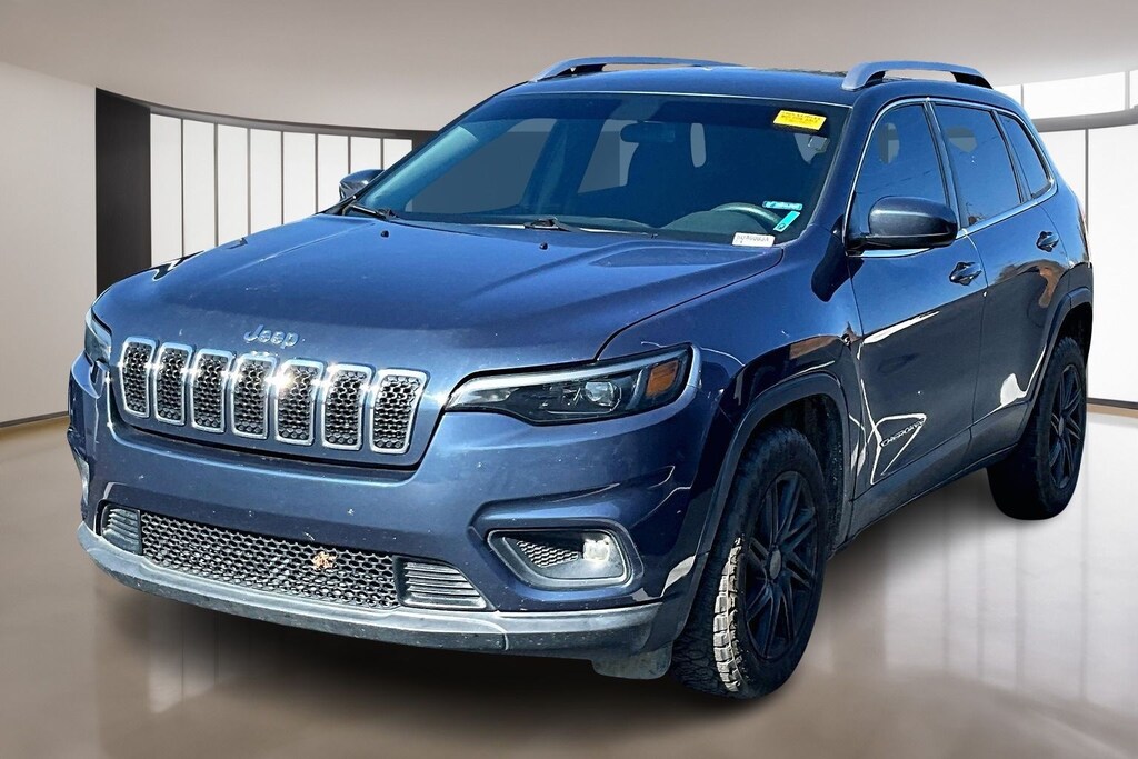 Used 2019 Jeep Cherokee Latitude SUV