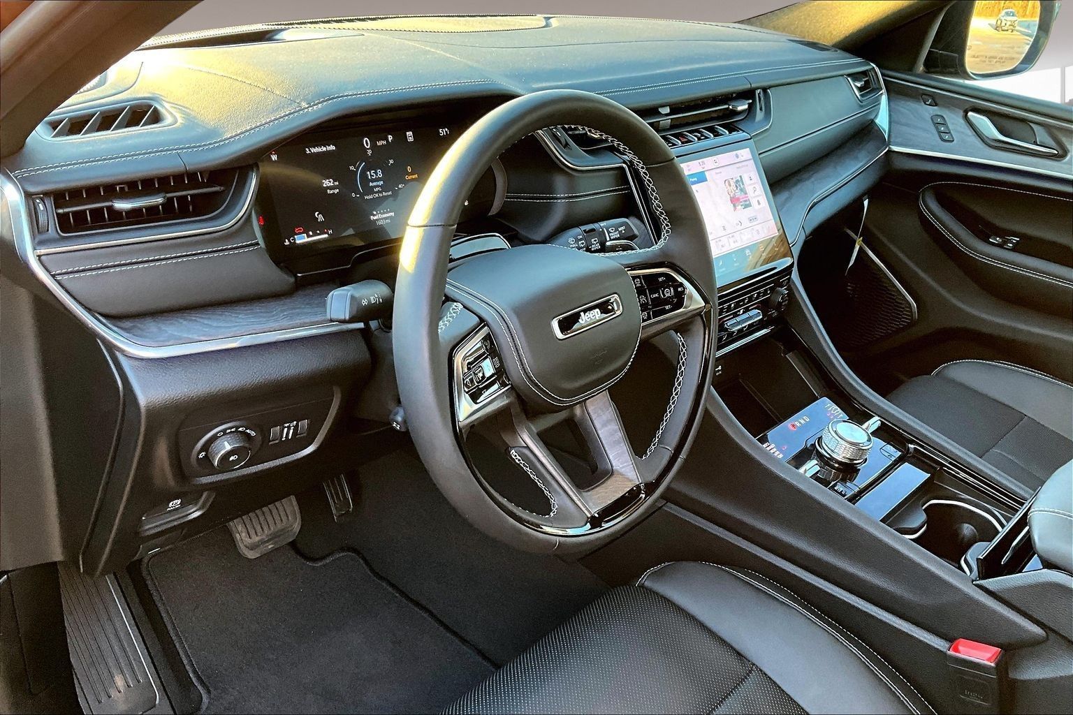 2025 Jeep Grand Cherokee Overland - Photo 8
