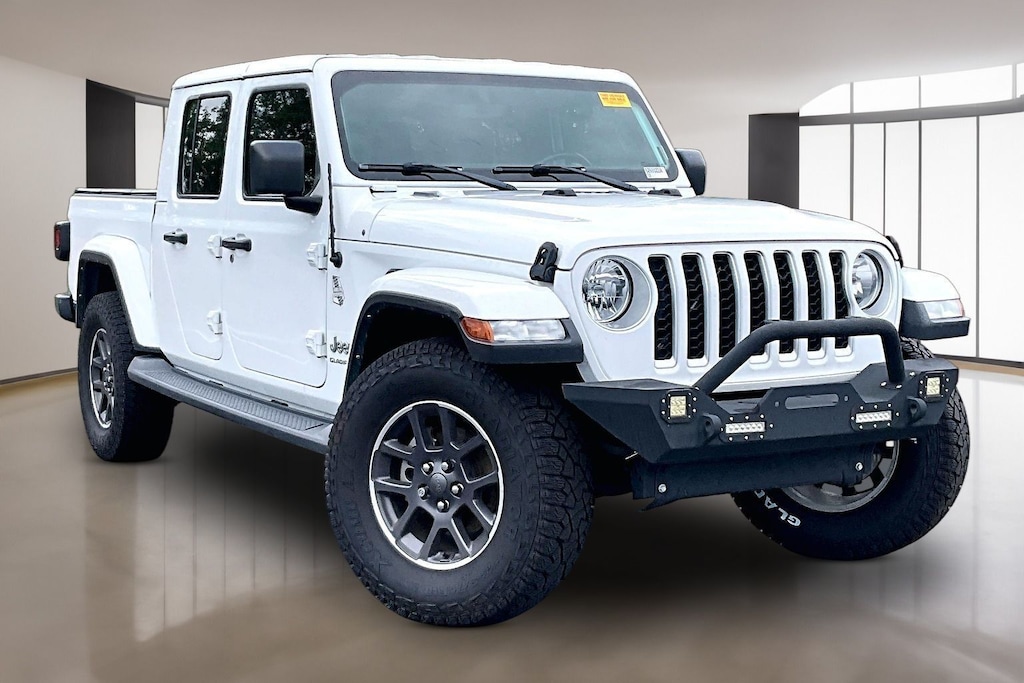 Used 2022 Jeep Gladiator Overland Truck
