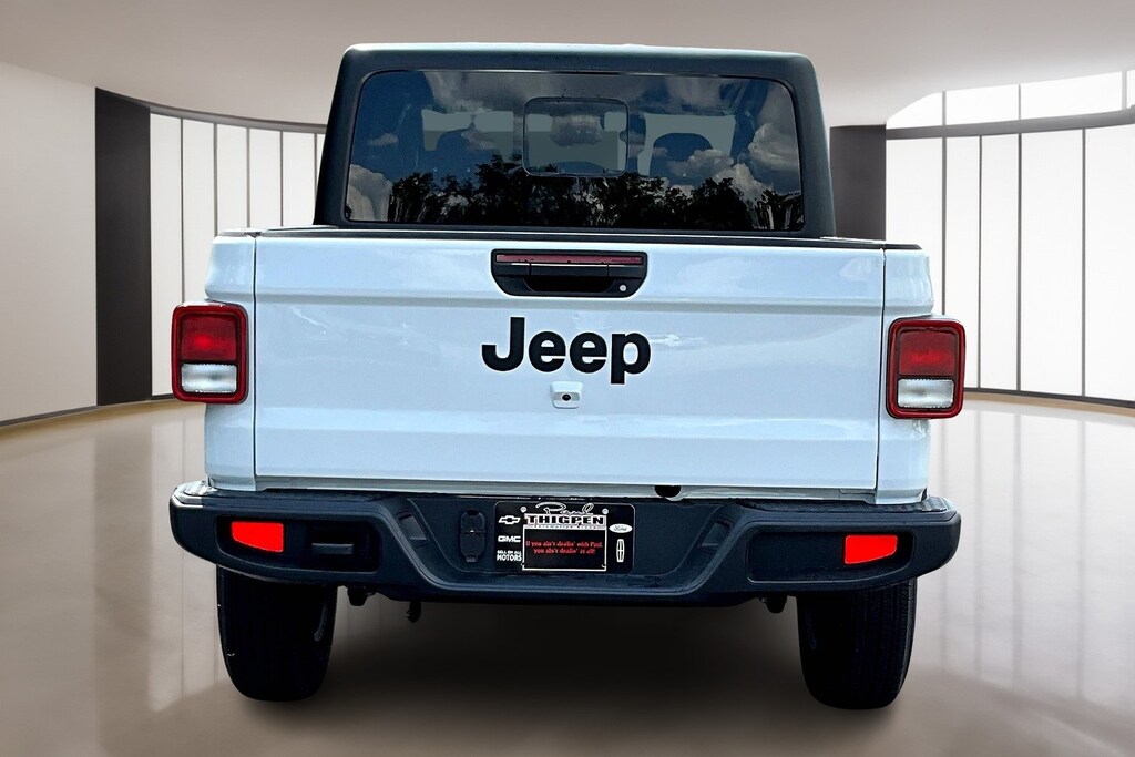 New 2025 Jeep Gladiator Sport Pickup