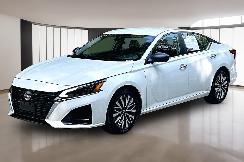 Used 2025 Nissan Altima 2.5 SV Sedan