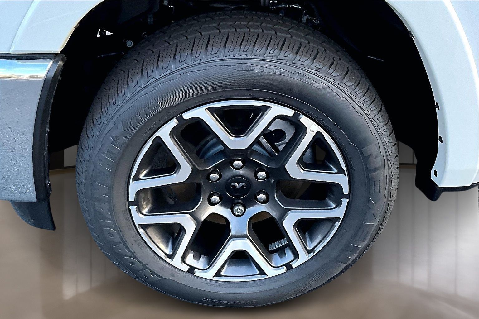 2025 RAM 1500 Laramie - Photo 12