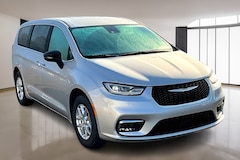 2026 Chrysler Pacifica Select Passenger Van