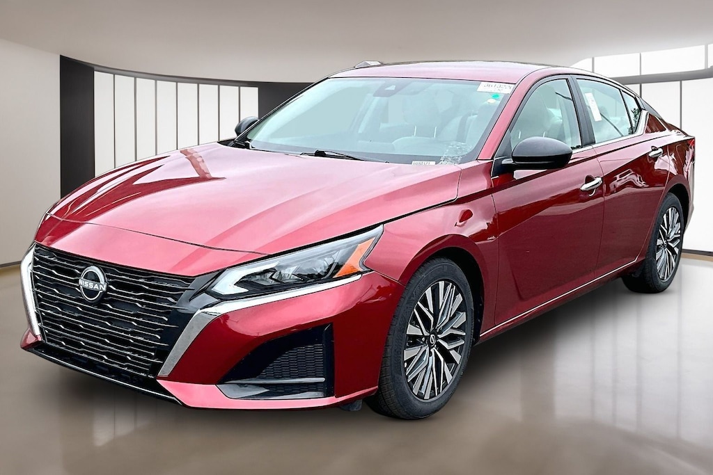 Used 2025 Nissan Altima 2.5 SV Sedan