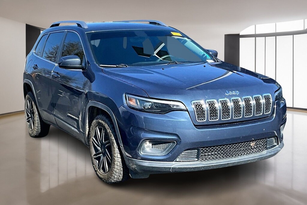 Used 2019 Jeep Cherokee Latitude SUV