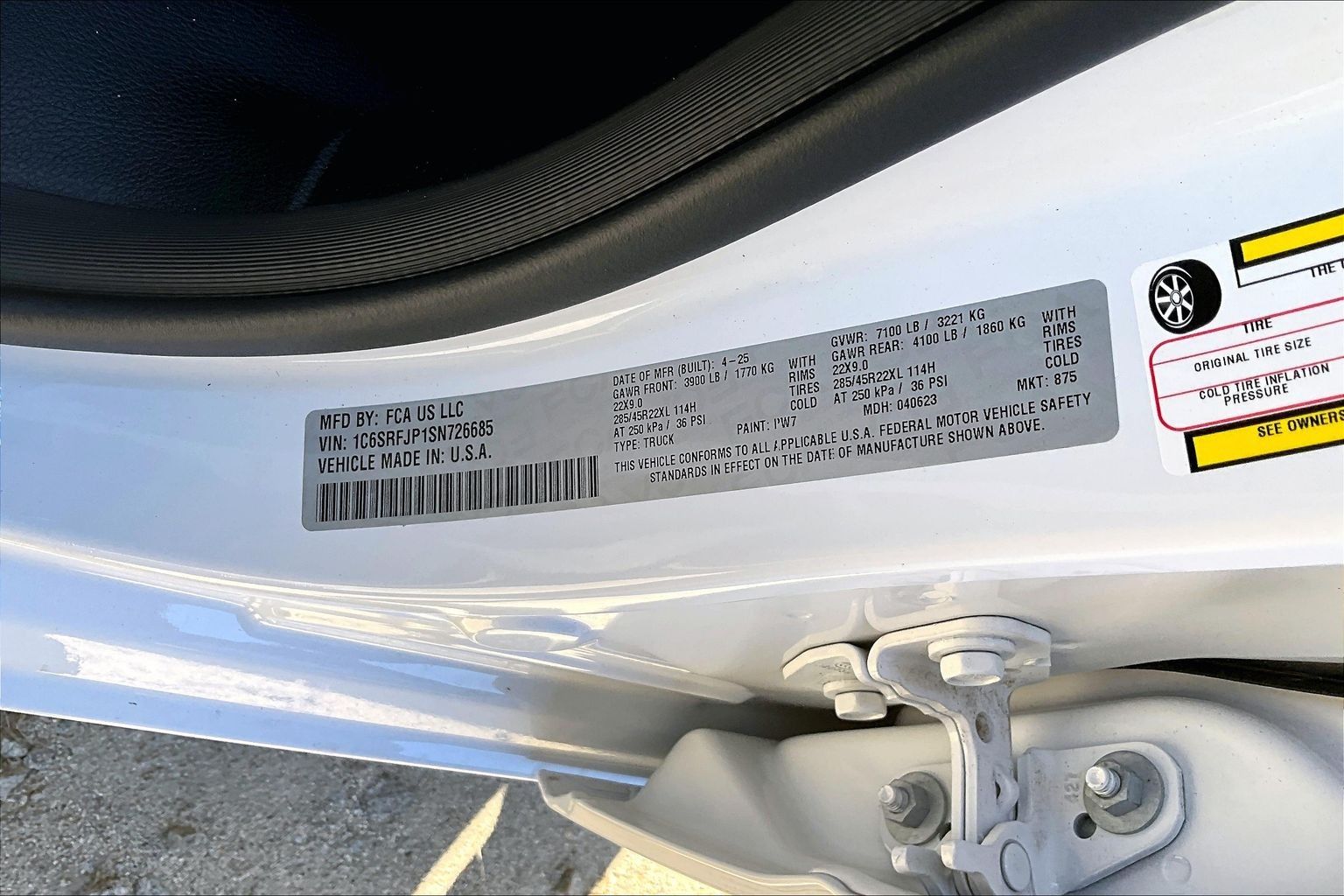 2025 RAM 1500 Laramie - Photo 7